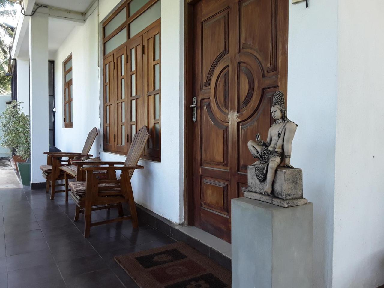 Karl Holiday Bungalow Kalutara Exterior photo